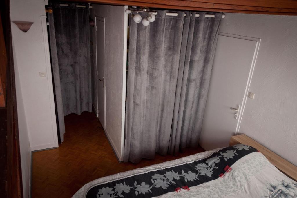 Le T2 Douillet d'Uriage - Résidence Le Louvre - Uriage- Proche Chamrousse - Jusqu'à 3 personnes - Cure thermale - Montagnes et lacs - 4