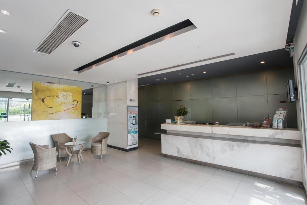 Jinjiang Inn Shenzhen Airport photo