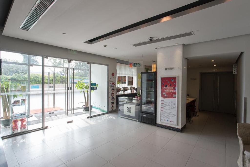 Jinjiang Inn Shenzhen Airport photo