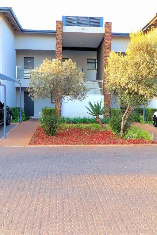 The Thorn by the airport, Kempton Park