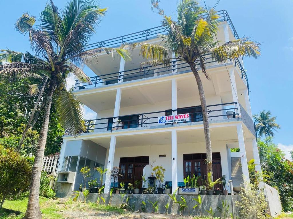 The Wave's Guest House, Mirissa (jih)