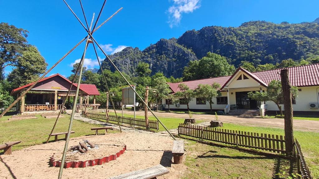 Easy Go Hostel, Ban O