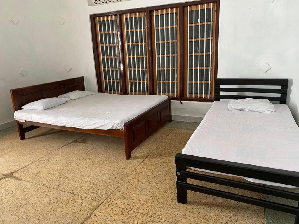 Jaffna City Rest, Jápané