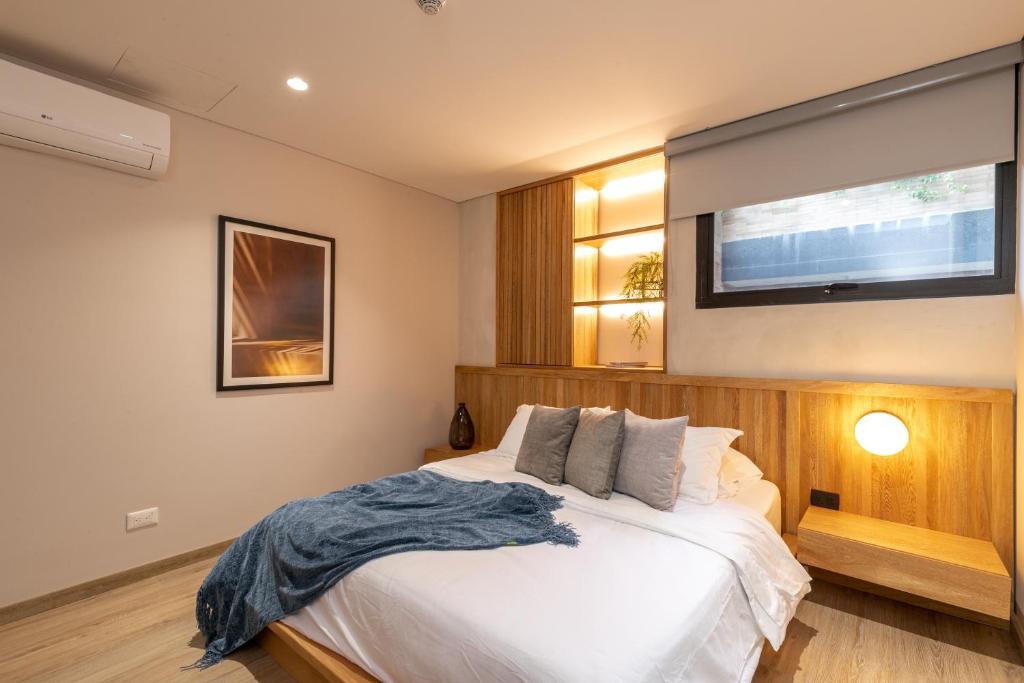 Forever W&L Building - 4