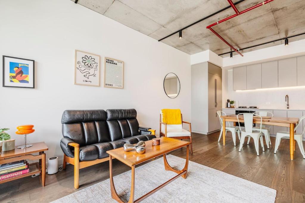 Concrete Junction - Sunny, Industrial Balcony Haven, Melbourne