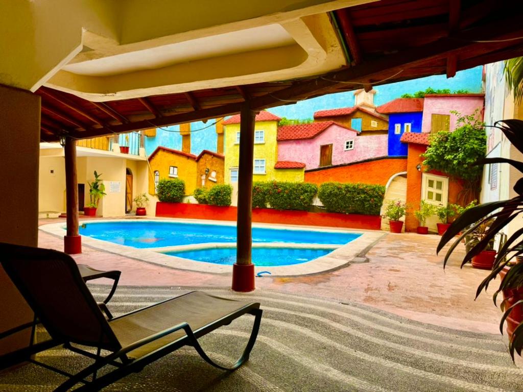 Swimming pool, Hotel Zihuatanejo Centro in Zihuatanejo