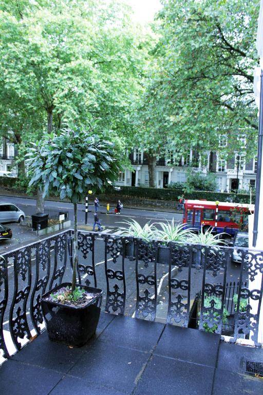 โรงแรมเอ็ดเวิร์ด แพดดิงตัน (Edward Hotel - Paddington)