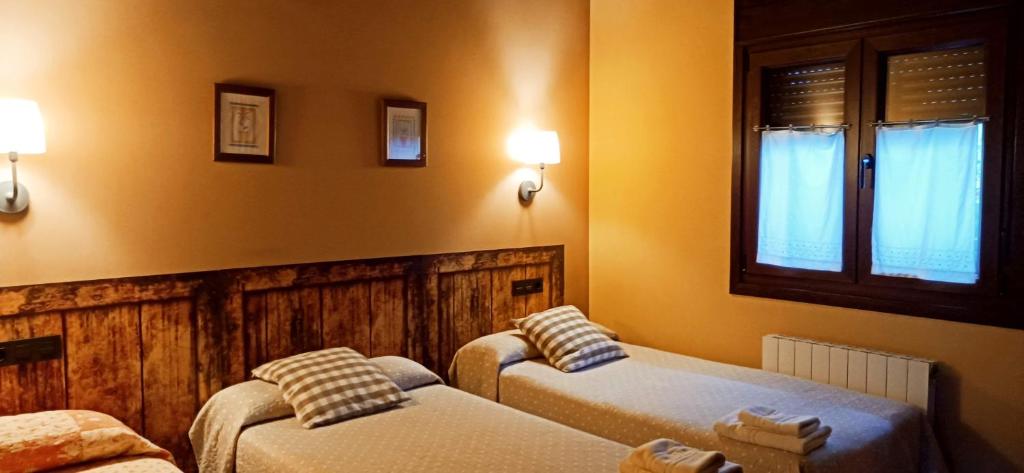 Casas Rurales Entrecastaños - 3