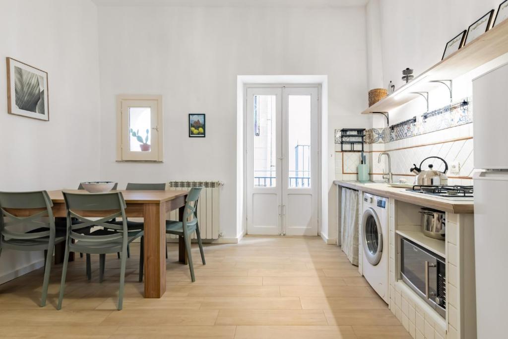 GuestHost - Mezzojuso Central Apartment near Via Roma - 4