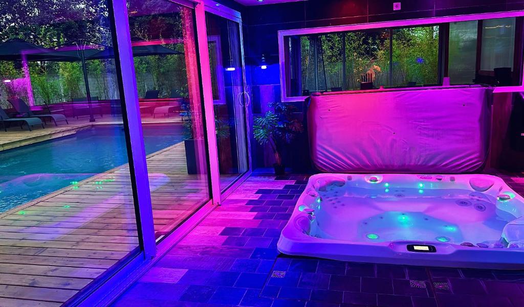 Lincontournable - Jaccuzi-Piscine-Sauna-Hammam, Challans