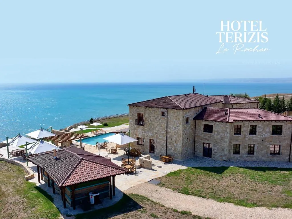 Hotel & Villas - TERIZIS Le Rocher，位于布尔加沃的酒店