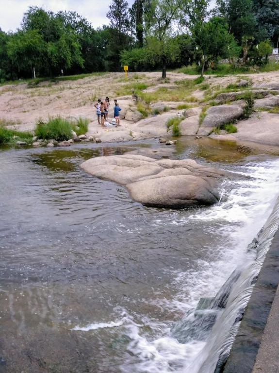 Piedramadre hermosa cabaña a metros del río hasta 4 huéspedes - 3