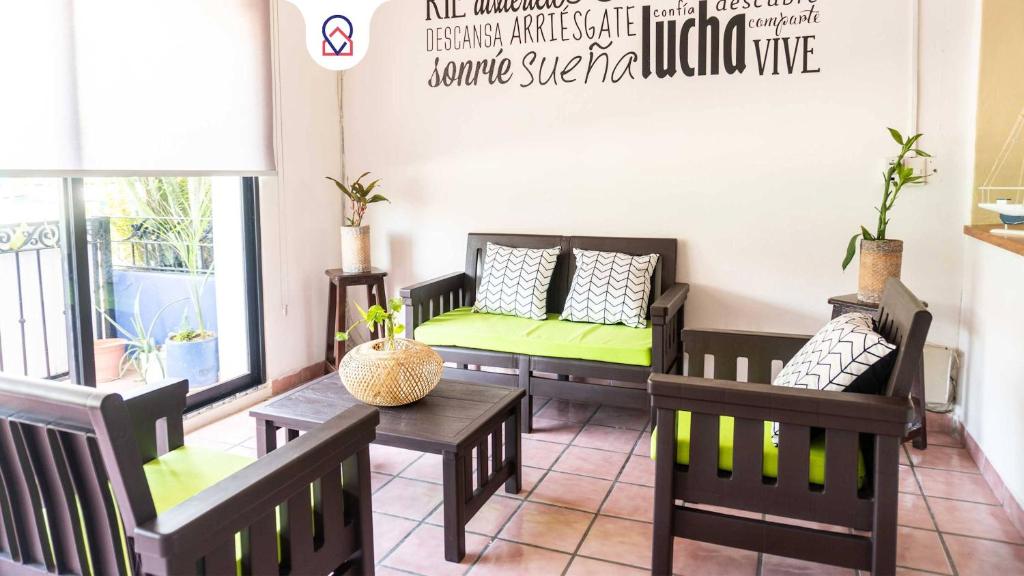 Comfortable Apartment with Balcony & Workspace - 3