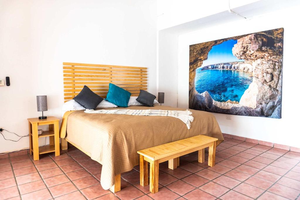 Comfortable Apartment with Balcony & Workspace - 2