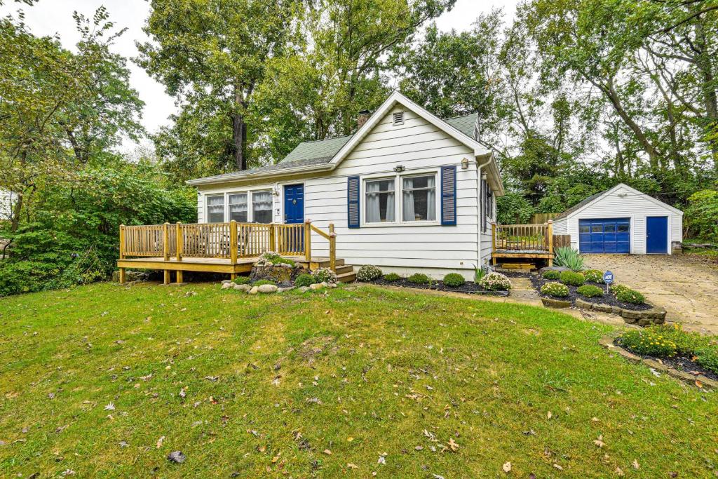 Less Than 1 Mi to Notre Dame Family-Friendly Home!, South Bend