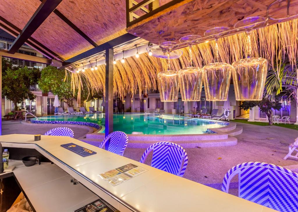 Restaurant, Mermaid's Beach Resort in Pattaya