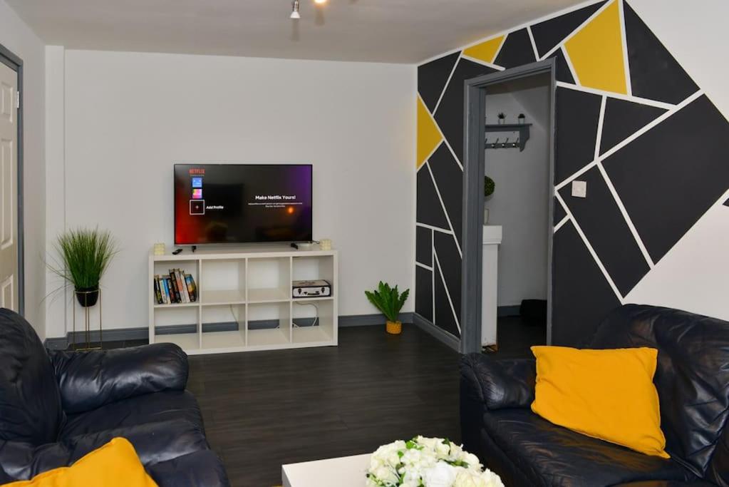 Perfect for contractors, TVs in every bedroom, Craigavon