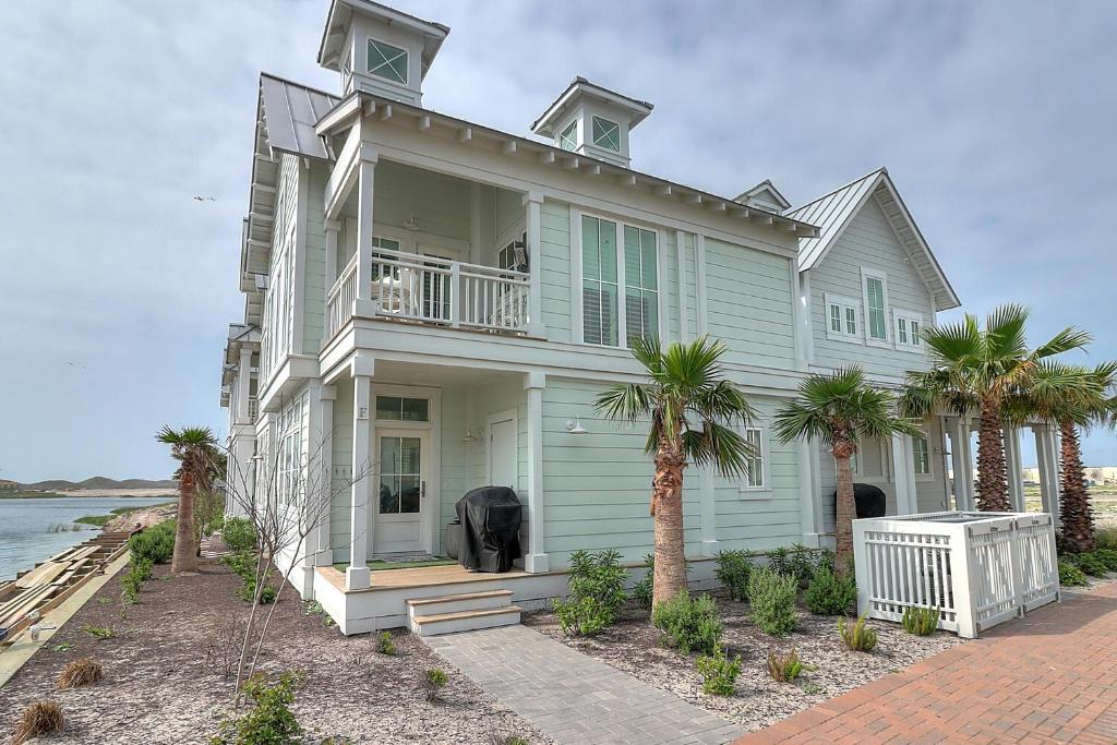 5 O'Clock Four Shore 205 FIV-F, Port Aransas