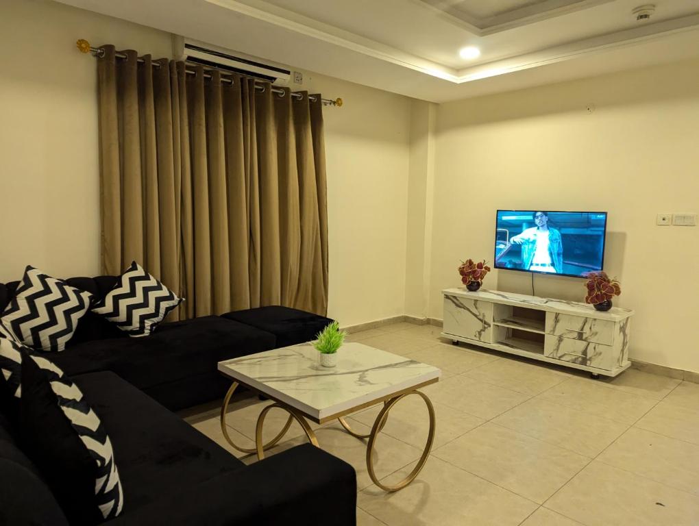 The Black Loft, Rávalpindí