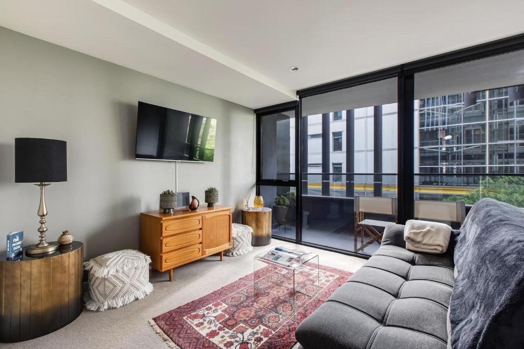 Bourke St Beckons - A Cosy Inner-city Locale, Melbourne