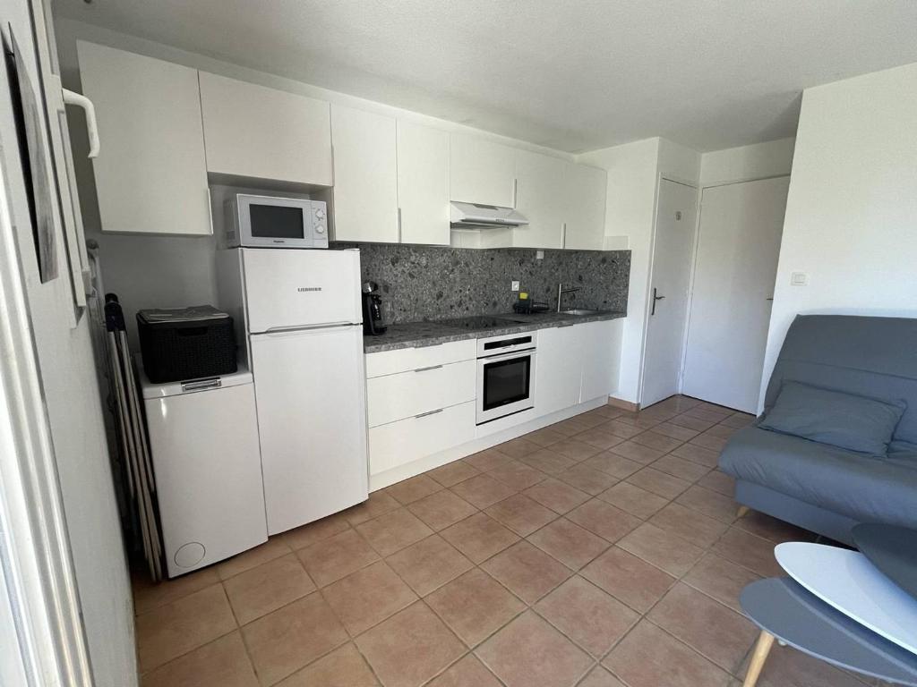 Appartement T2 - place de parking - piscine collective - climatisation réversible - 3