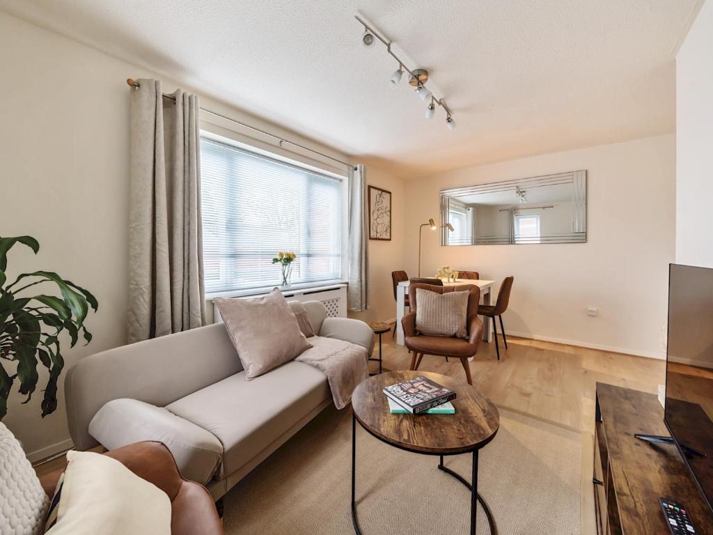 Pass the Keys Trendy 2BR Apartment inc. Parking - Cowley Oxford, Oxford