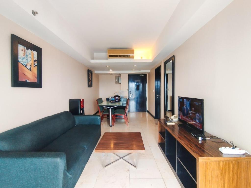 Tranquil Designed 2BR at Braga City Walk Apartment By Travelio, Bandung