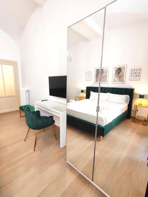 The Gold Apartment - 2
