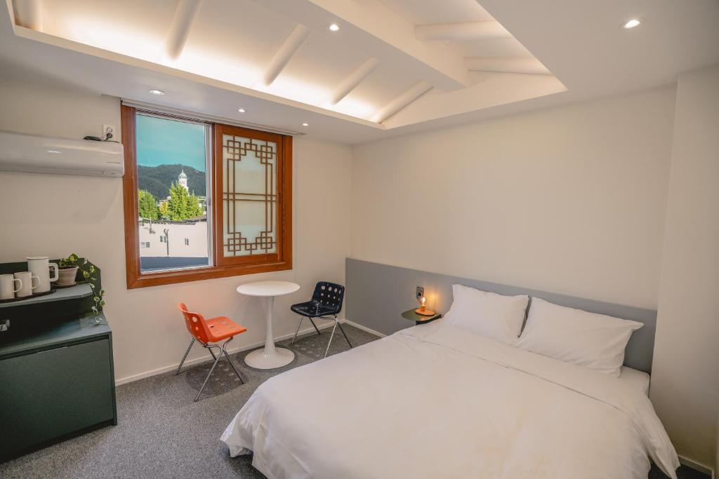 Jeonju-si HotelArrive Jeonju Sihwayeonpung room