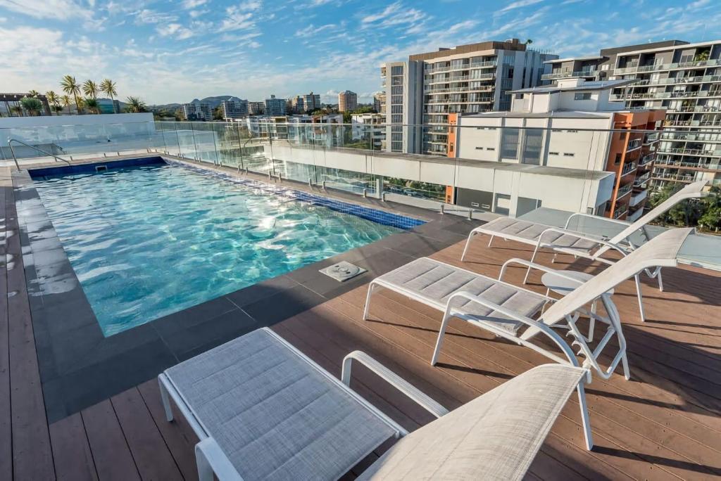 Stylish Apartment with Rooftop Pool, Brisbane