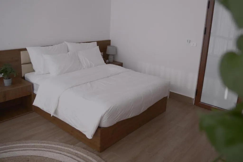 Zenocean homestay, hotel in Ðình Loan