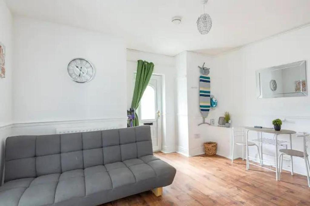 Cheerful Maisonette in the heart of Orrell Park, Liverpool