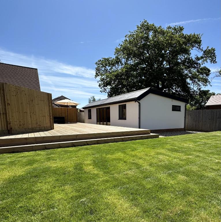 White Oaks Sussex, Twineham