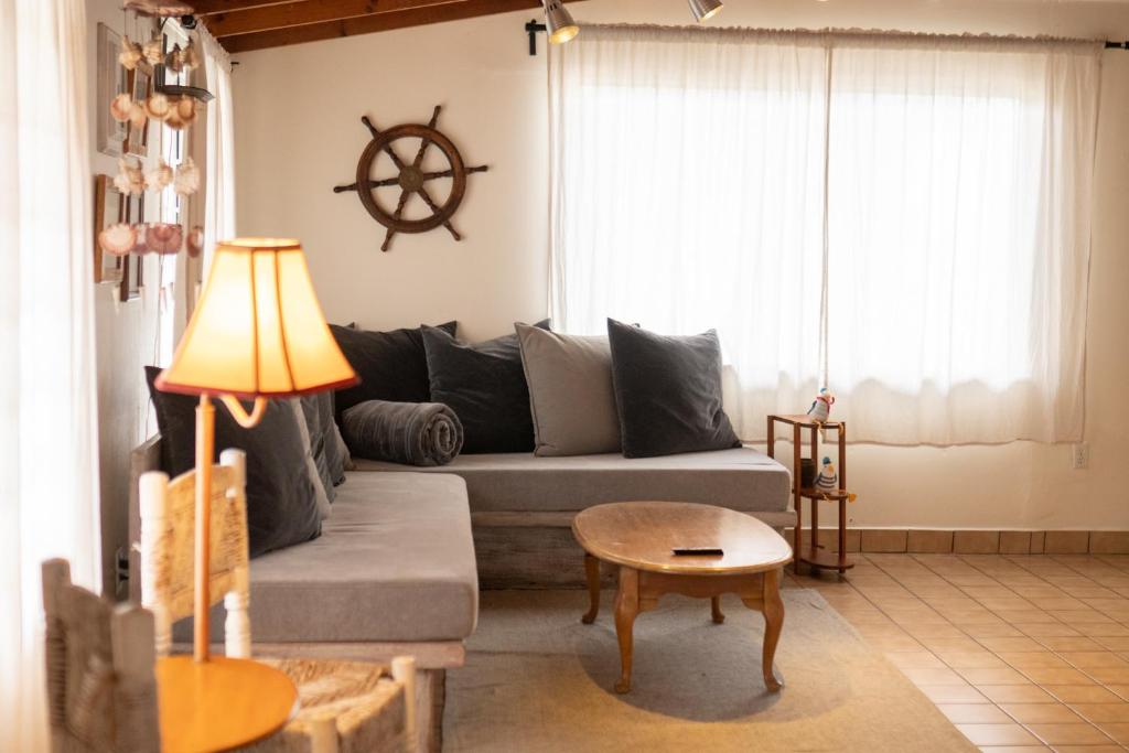 Casa Capitan - BEACHFRONT living - 2