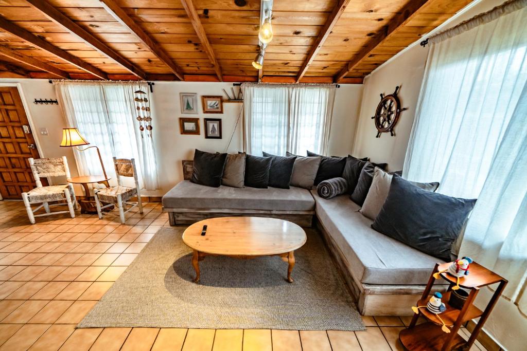 Casa Capitan - BEACHFRONT living - 4