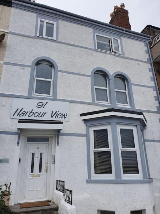 Spacious Coastal Apartment with Garden, Rhos-on-Sea photo 6