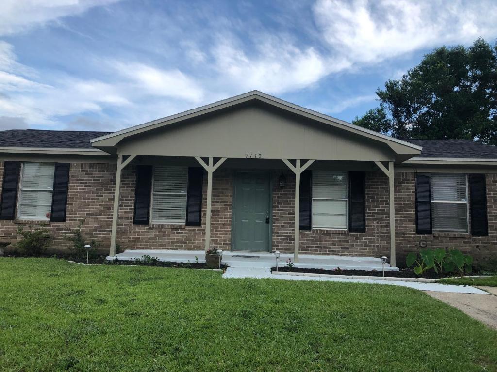 Paradise in Pensacola, Pensacola