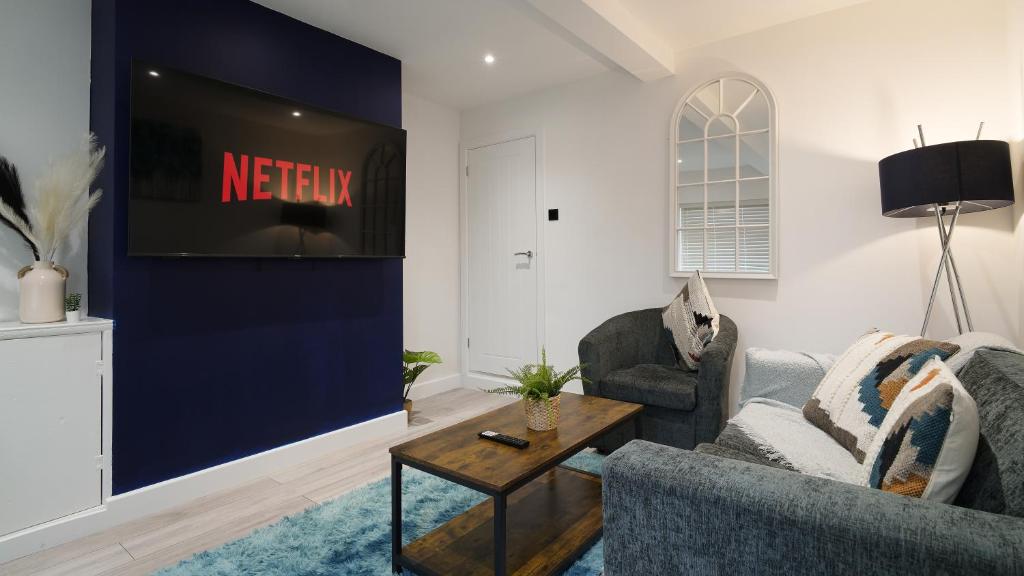 Modern Luxury Home - Pool Table - Prime Location!, Worksop