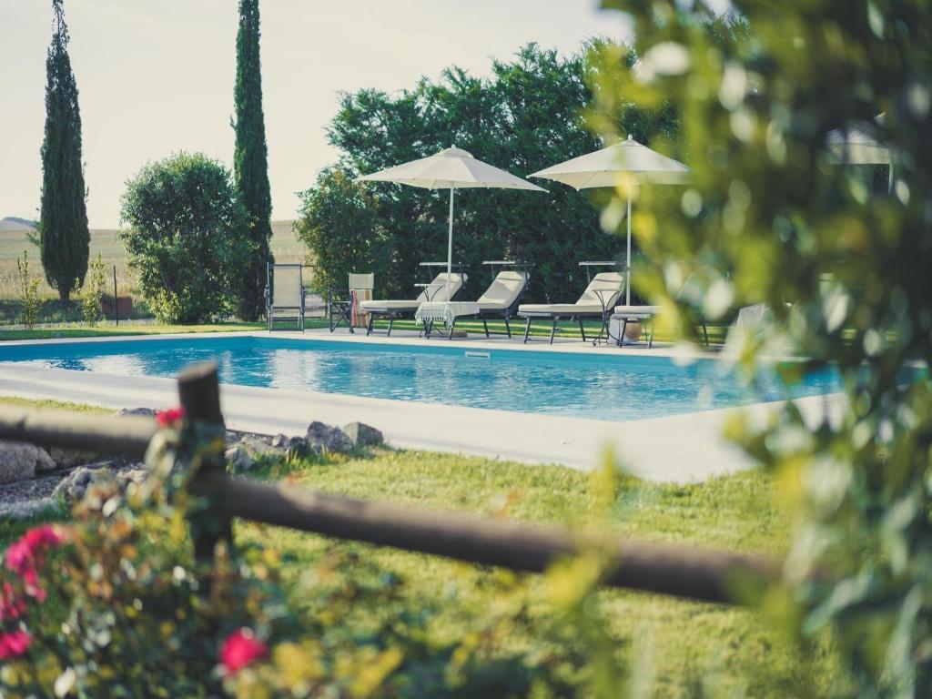 Well-equipped Holiday Home in SPEDALETTO Italy with Private Pool - 2