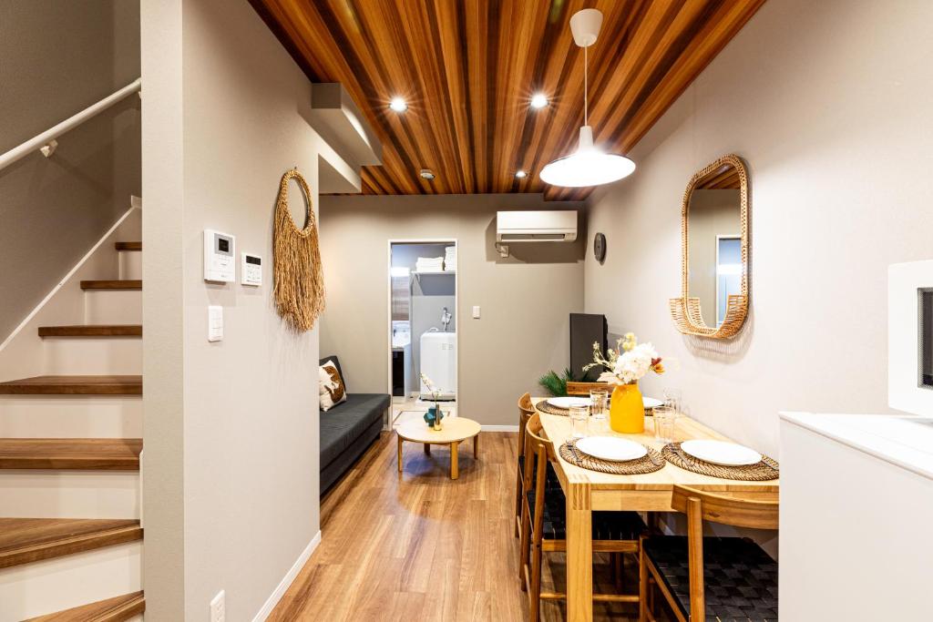 J S暁宅-朝雲 asagumo, Ósaka