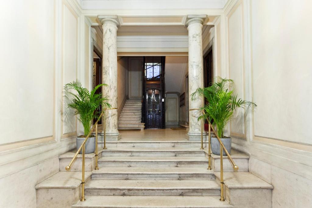 Vanity Navona - 4