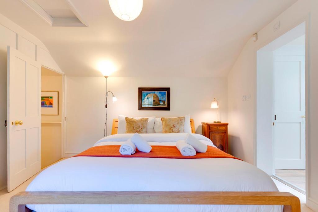 Pass the Keys Charming Cottage in City Centre with Free parking, Cambridge