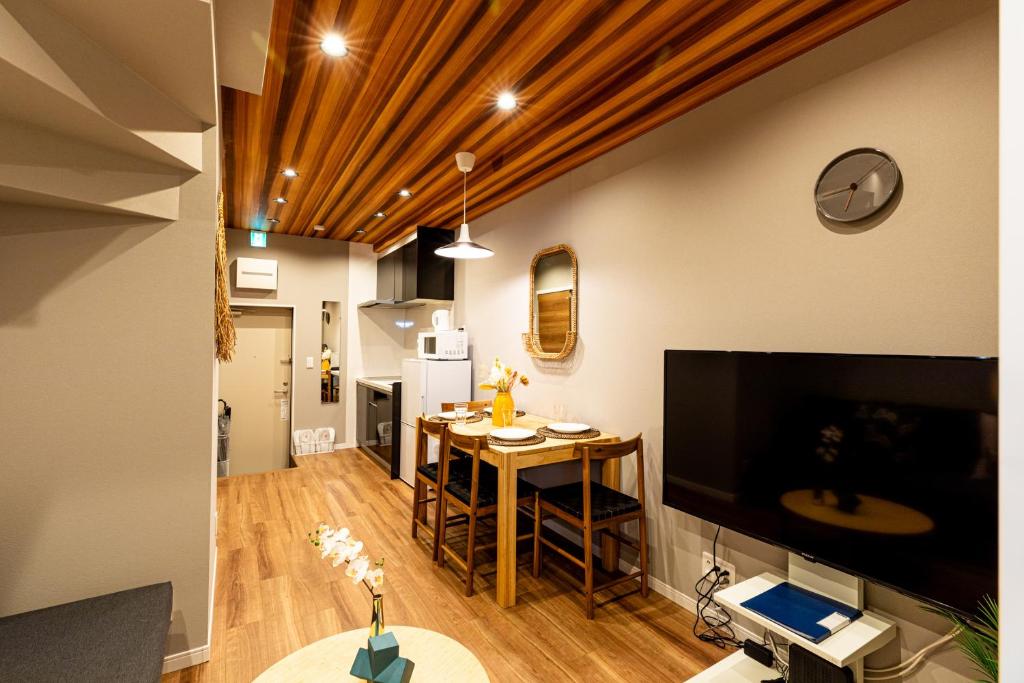 J S暁宅-暮雨 bou, Ósaka