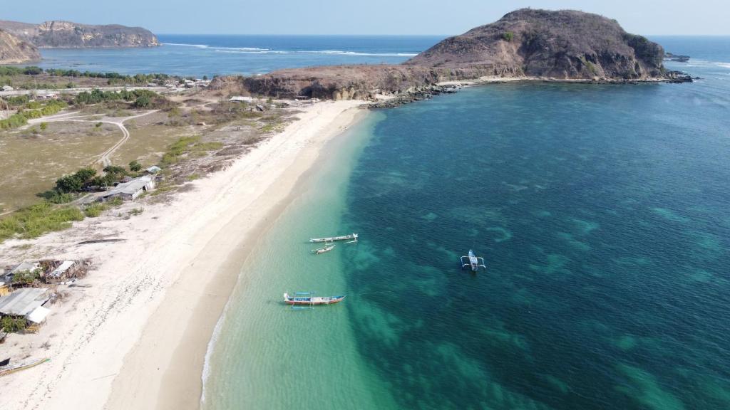 Isirela, Kuta Lombok
