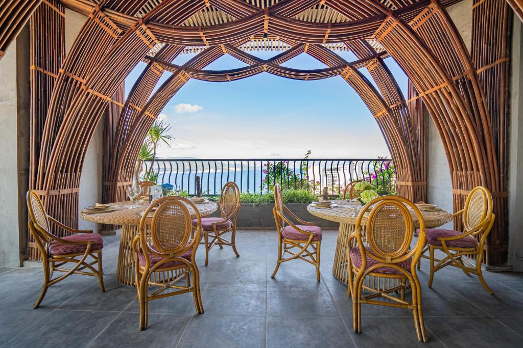 Signature Beachside Condotel Nha Trang