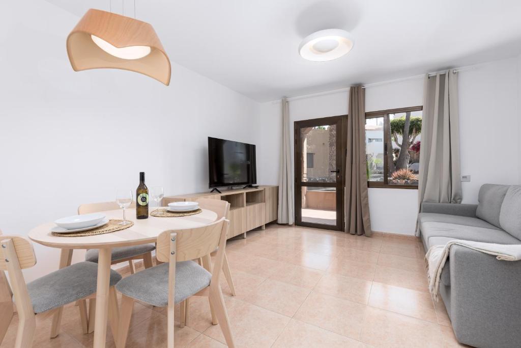 Home2Book Modern Stay at Oasis Duna, Corralejo - 2