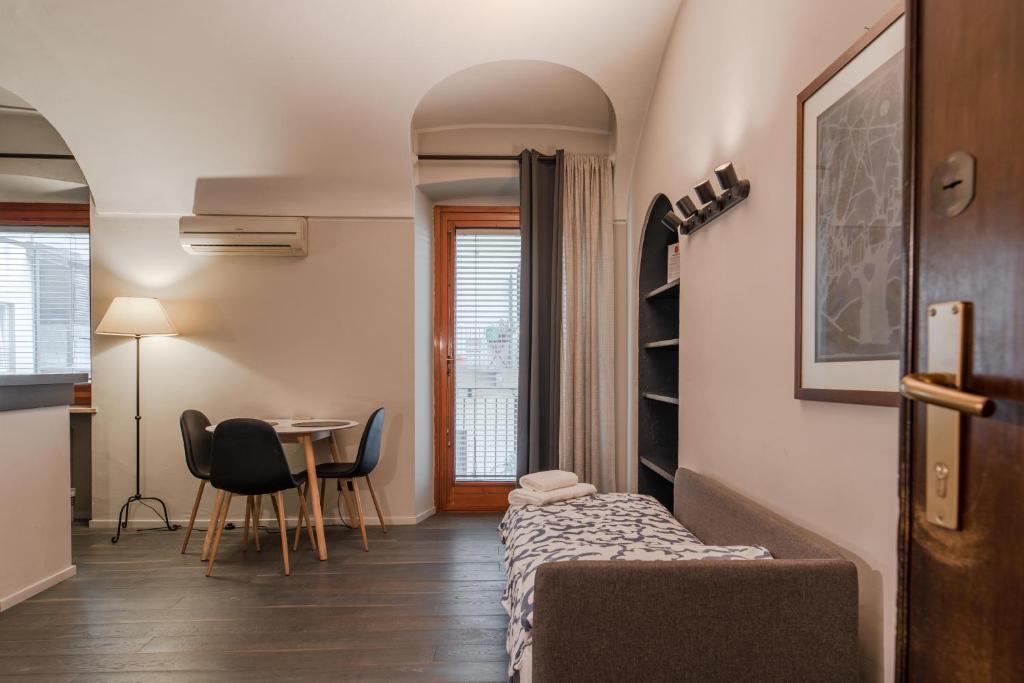 Familia Apartaments - 048 by HAPPYHOSTORINO - 5