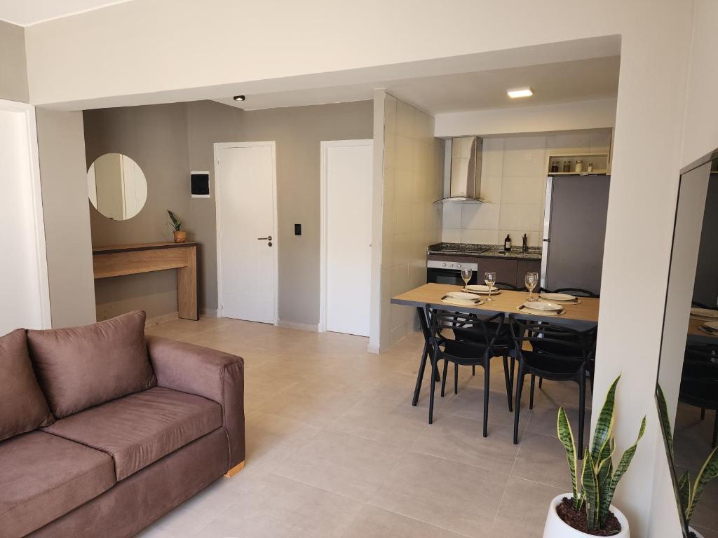 Departamento Emilio Jofré III - Céntrico con estacionamiento y dos baños - 4