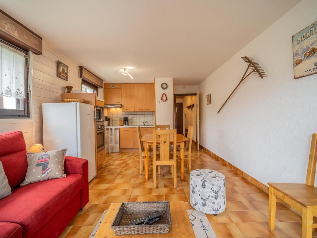 Studio cabine avec terrasse et parking au centre du village - FR-1-437-92 - 2