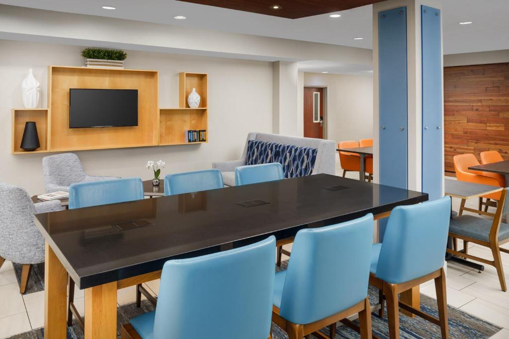 ホリデイ イン エクスプレス アイロンデコイト バイ IHG (Holiday Inn Express Irondequoit By IHG) お料理のイメージ